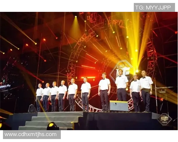 足球哨牙的魅力与挑战探讨如何在赛场上保持公平与激情 足球哨牙的魅力与挑战探讨如何在赛场上保持公平与激情